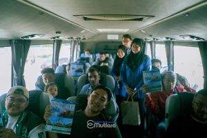 Program Qiadah Teman Bacaan bersama penumpang bas Ekspres Mutiara di Terminal Lembah Sireh